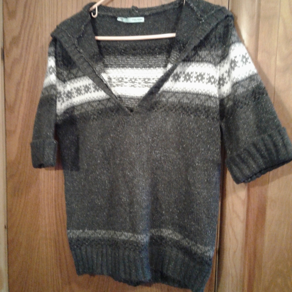 Womans Sweater-Hooded